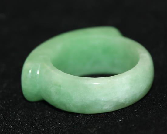 A Chinese jadeite ring, 3.2cm